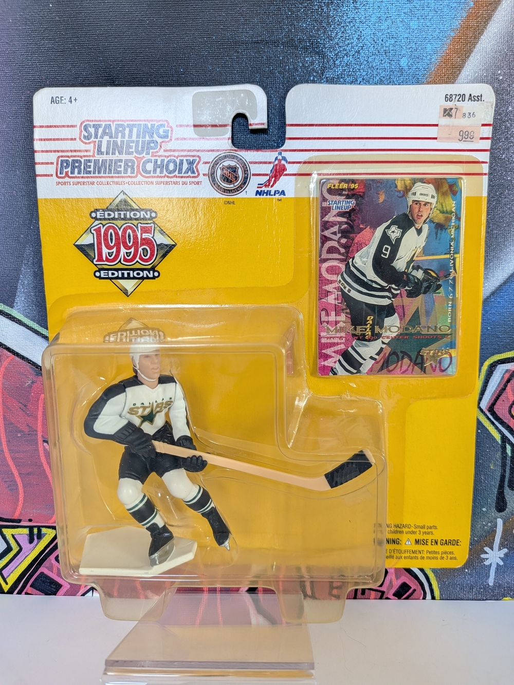 1995 Mike Modano Starting Lineup Action Figure (SEALED)